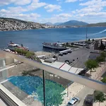 Panoramic Sea View Penthouse - Huge Private Terrace Portside * Sarandë
