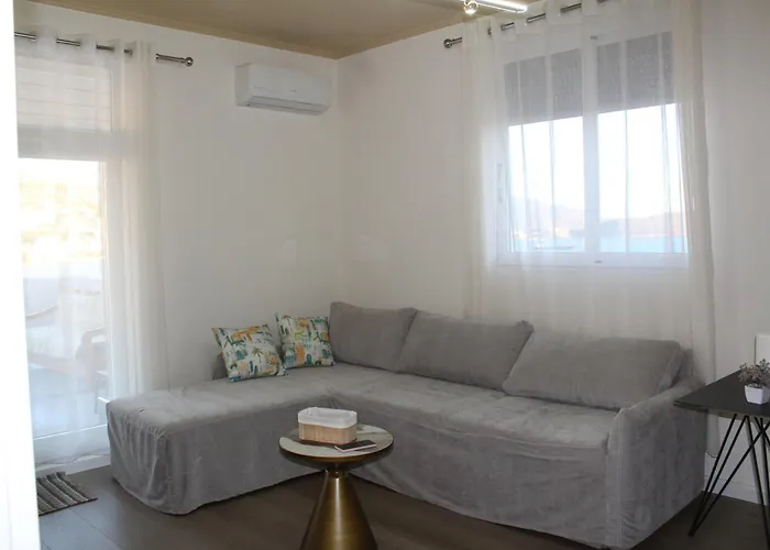 Skydeck Saranda - Panoramic Terrace Penthouse Apartment