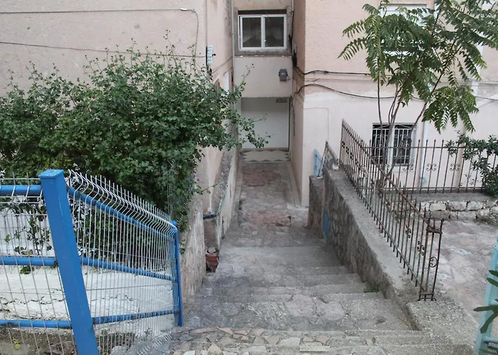 Skydeck Saranda - Panoramic Terrace Penthouse Apartment Sarande