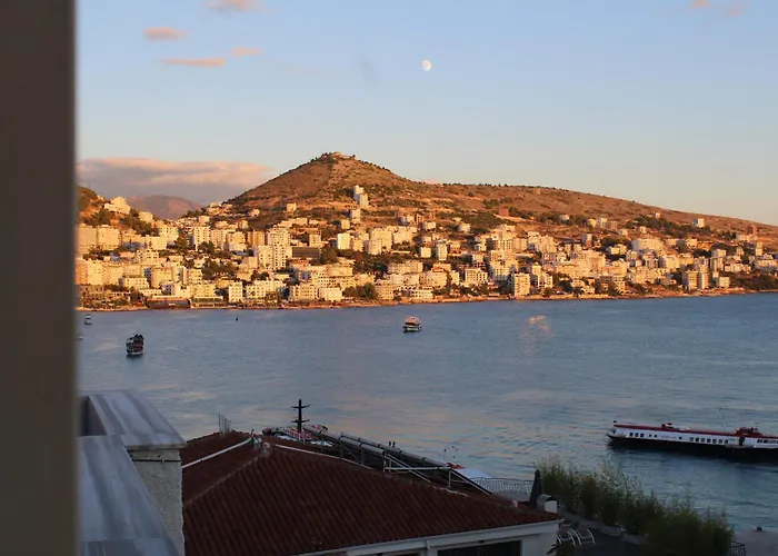 Skydeck Saranda - Panoramic Terrace Penthouse